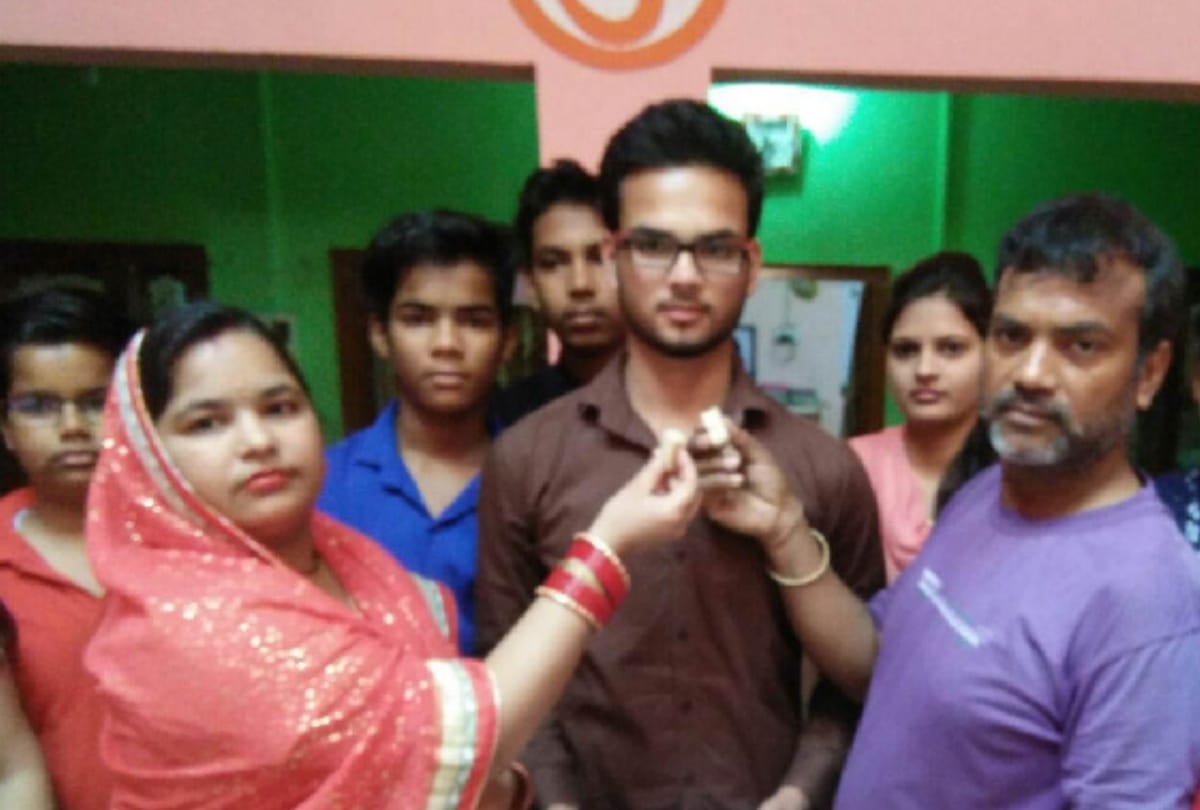 up board result: 10th class student roham kumar saini topped in dankaur district