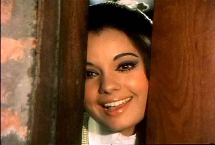 mumtaz death roumours younger daughter statement with sharing of photos and video