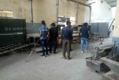 student sweep up in iti kanpur