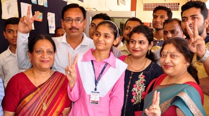 UP Board Result 2018: Divya and Sushant in Top 10 list included, Toppers of this district