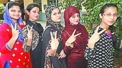 UP Board Result 2018: Divya and Sushant in Top 10 list included, Toppers of this district