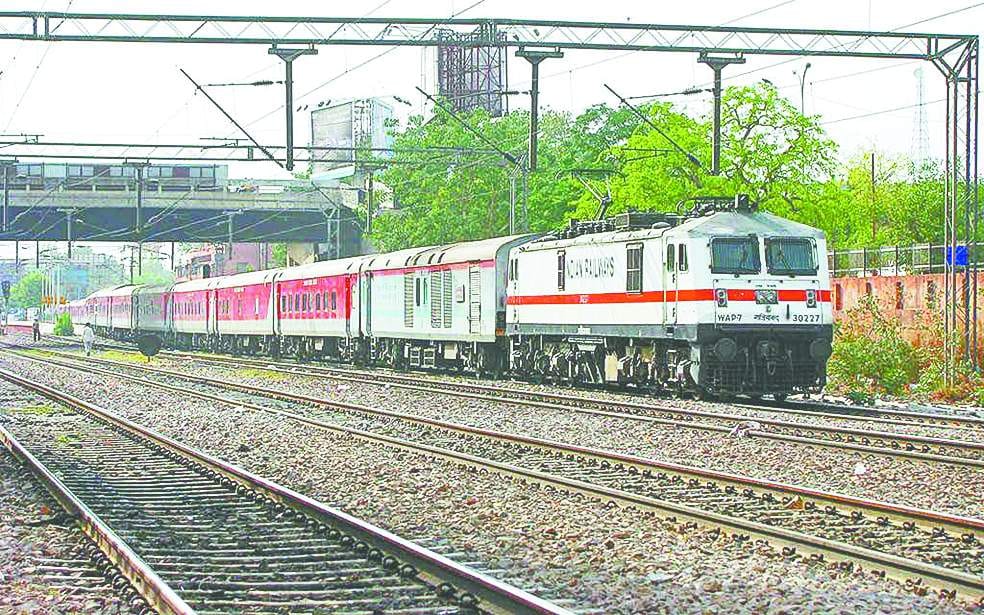 air condition of rajdhani express damaged