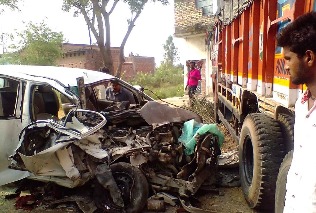 innova car hit by a truck in raebareli five people dead 