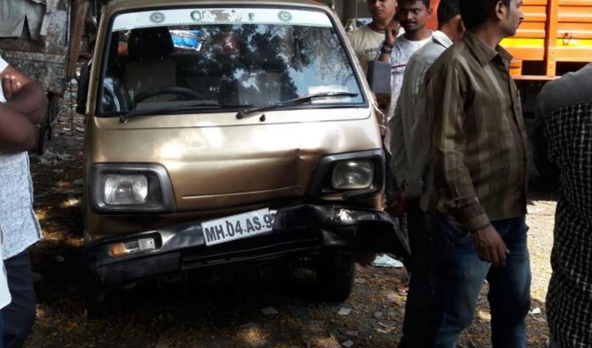 five friends died at Mumbai Pune Expressway when they are going to attend a wedding in Pune