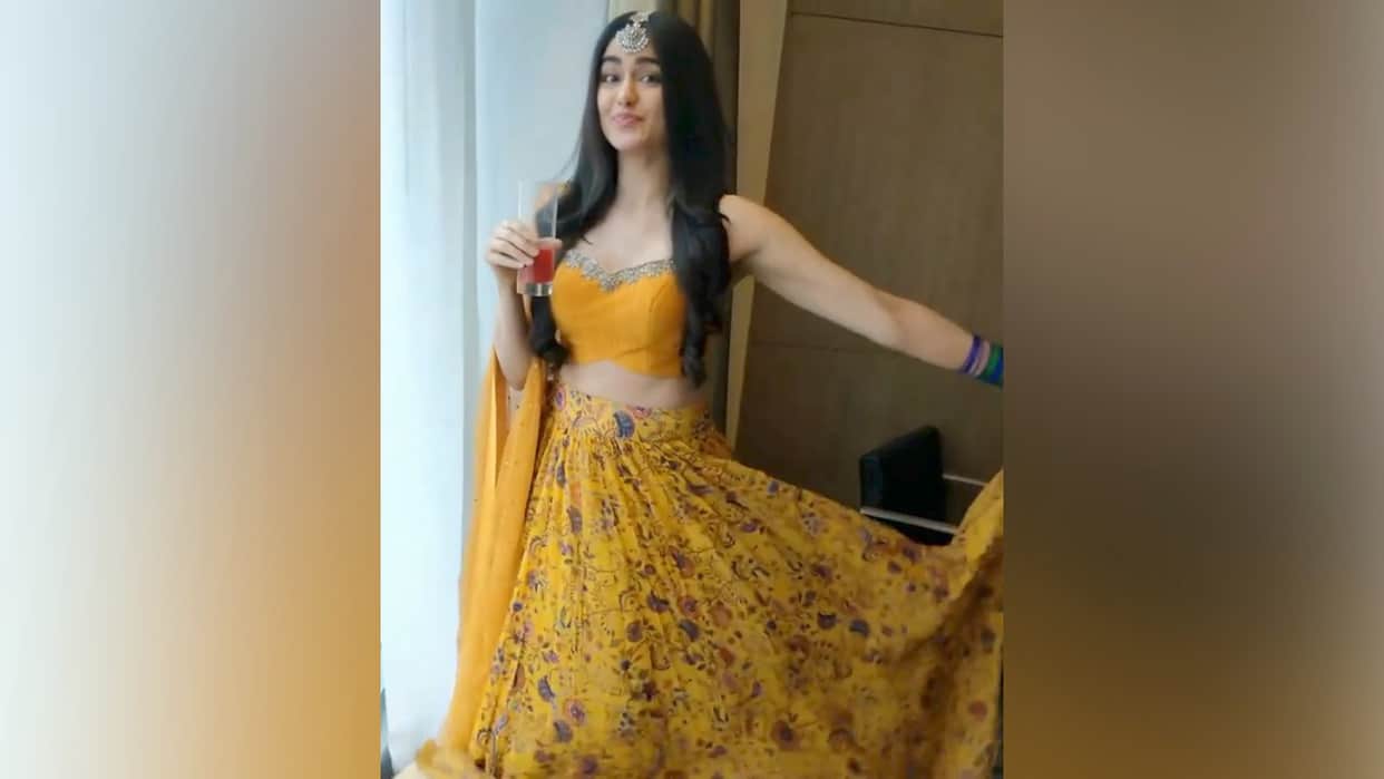 Adah Sharma perform cartwheel in saree on beach video goes viral