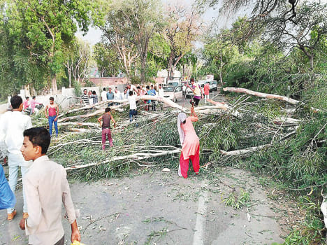 Hurricane with storm reached 68 km