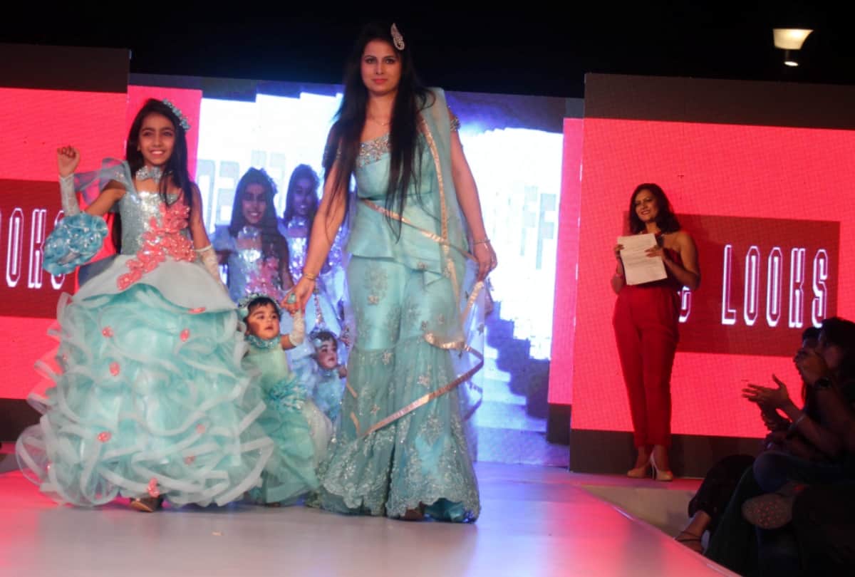 view pics of fashion show at garden galleria noida