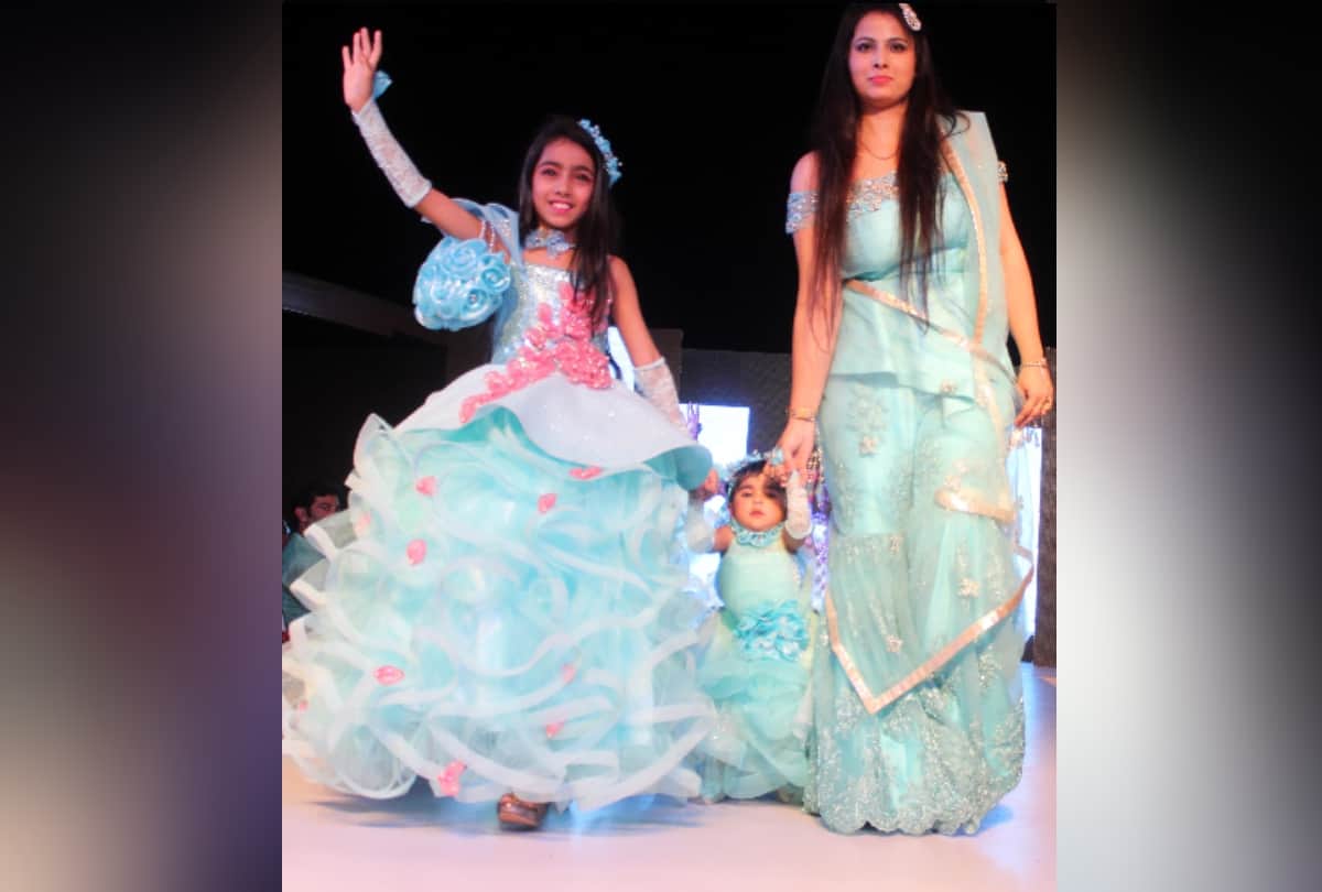 view pics of fashion show at garden galleria noida