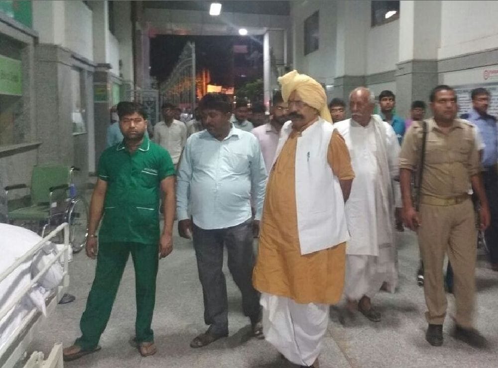 agra police and ambulances reached late for relief