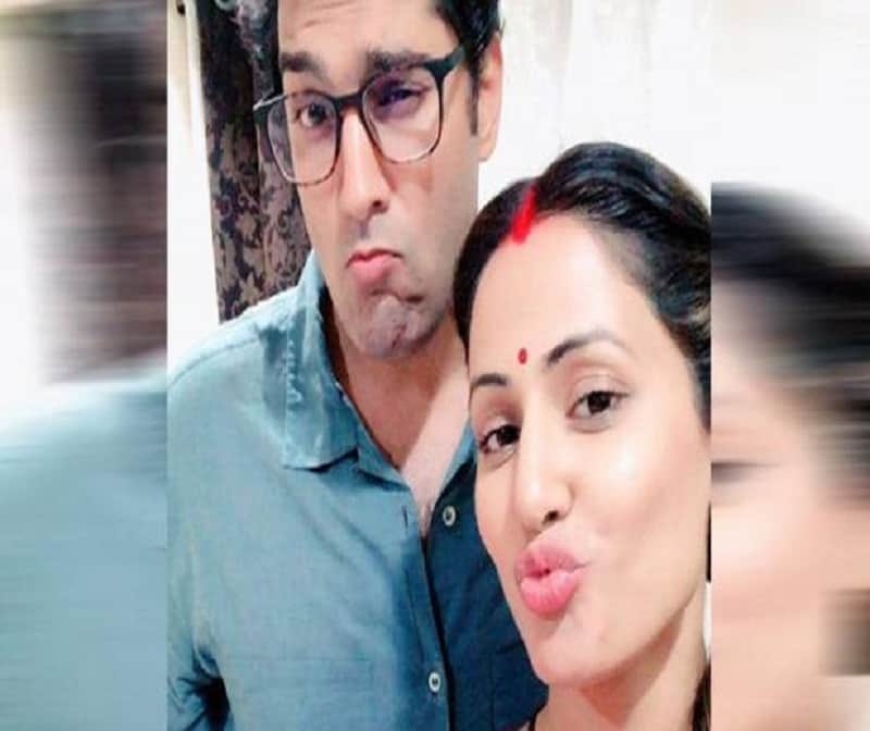 hina khan share pout selfie with kunal roy kapoor