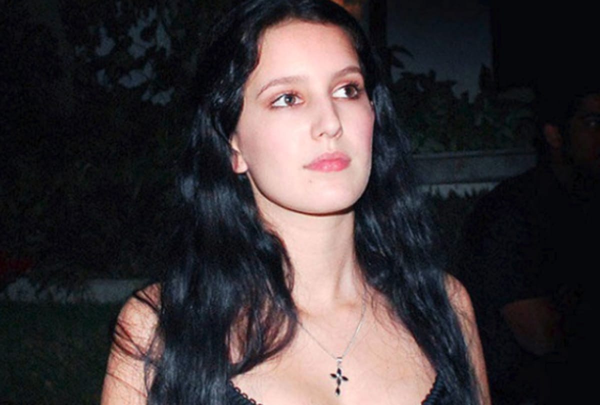 Katrina Kaif spotted with sister Isabella and parents in Bandra restaurant 