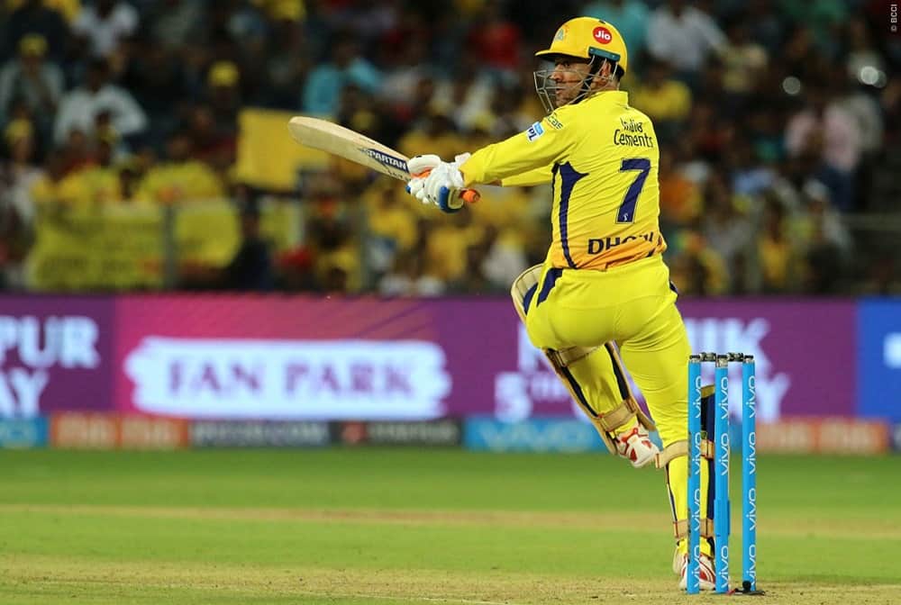 IPL 2018: MS Dhoni loses his cool after Dwayne Bravo gets hit for a maximum in cskvmi match at pune 