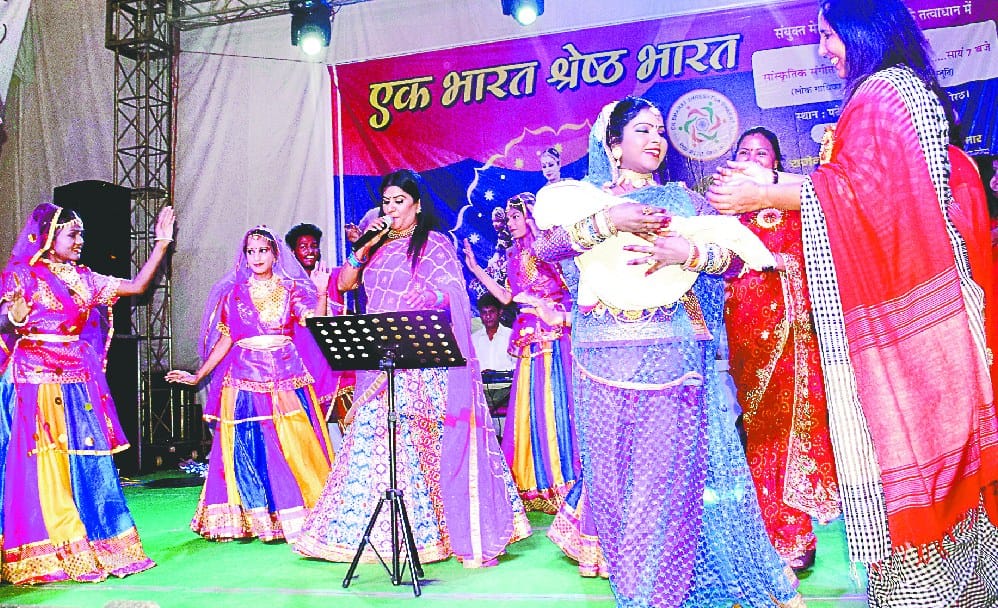 beti par aadharit natika ne kiya bhav vibhor