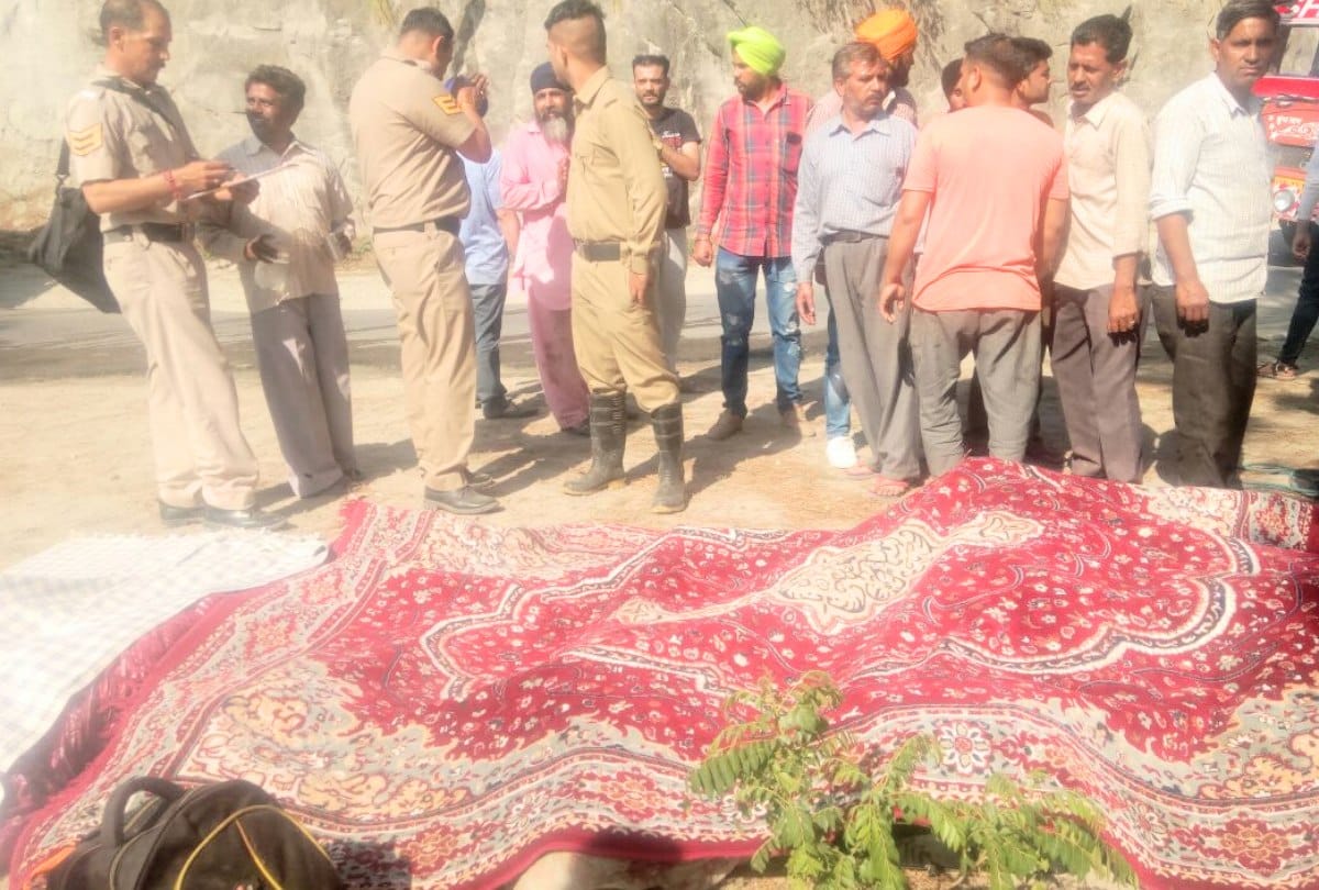 6 killed as qualis car falls into gorge in Amb Una Himachal Pradesh