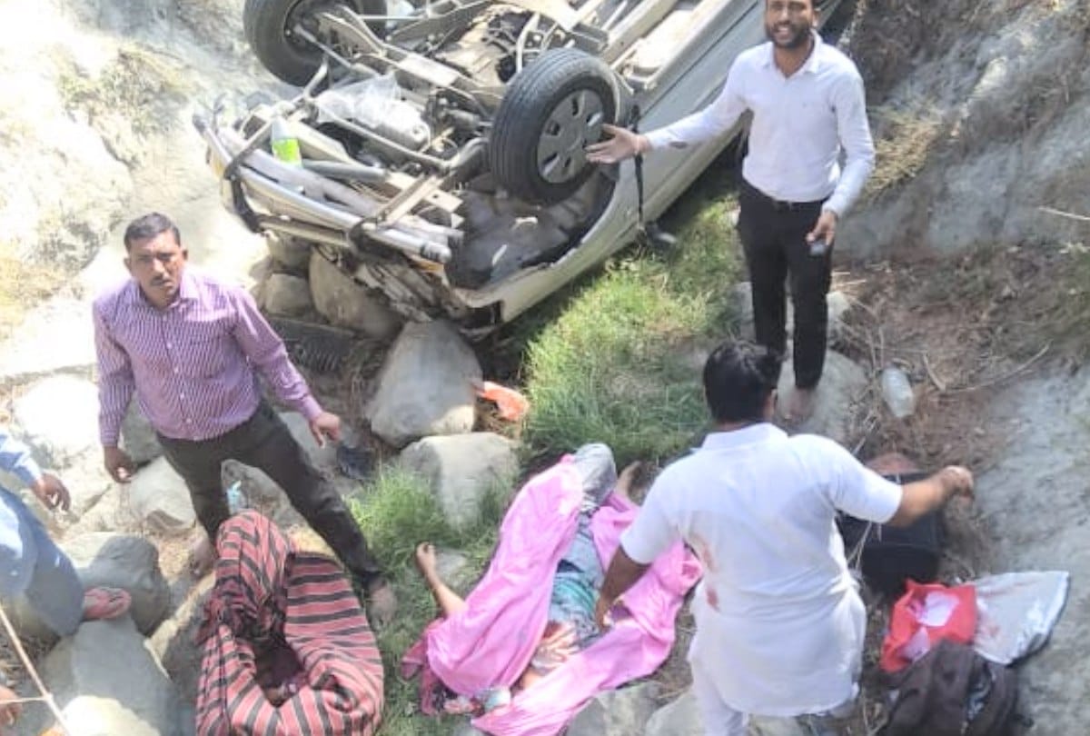 6 killed as qualis car falls into gorge in Amb Una Himachal Pradesh