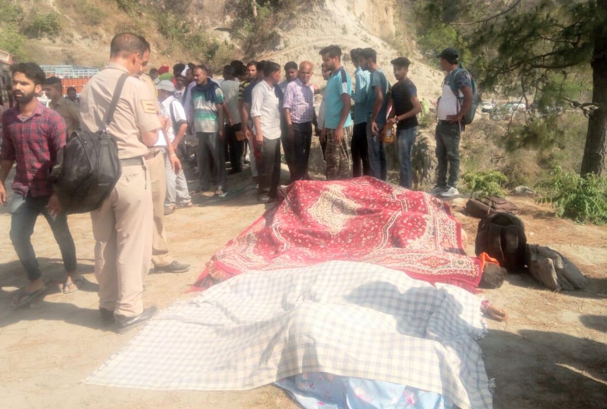 6 killed as qualis car falls into gorge in Amb Una Himachal Pradesh