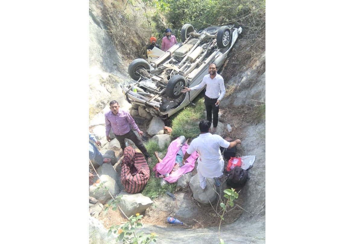 six People of punjab Died in road Accident in una himachal pradesh