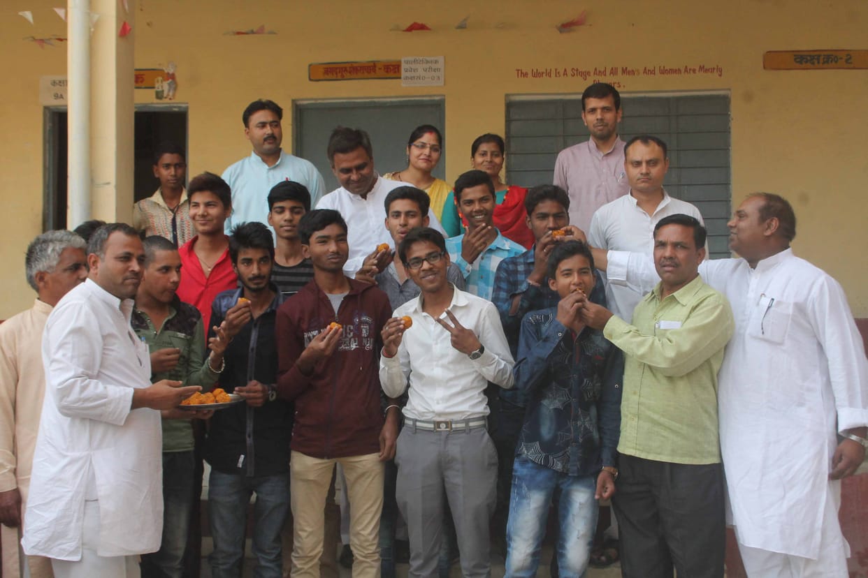 amit district topper in up board result 