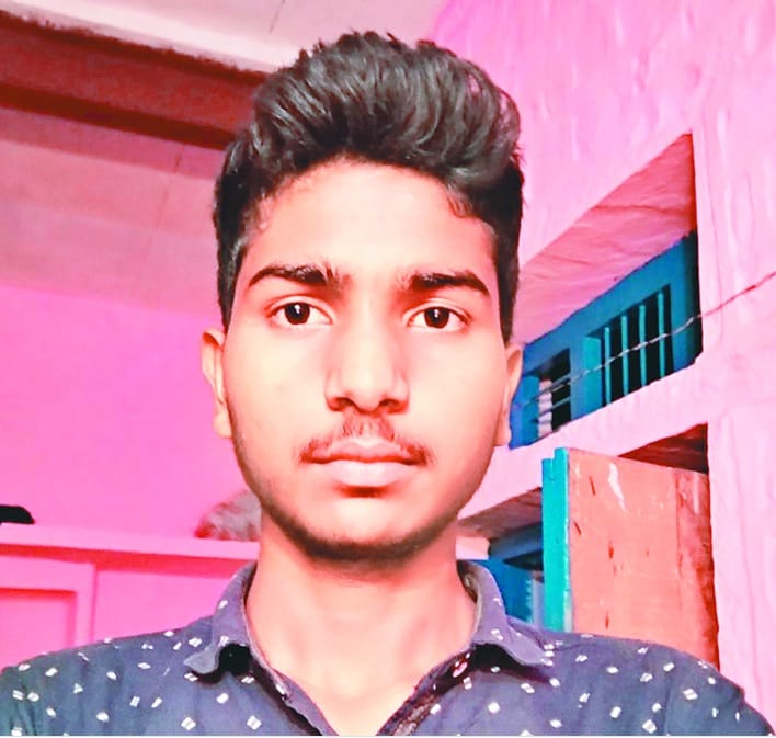 deependra kuntal stayed in top ten students in up board examination 