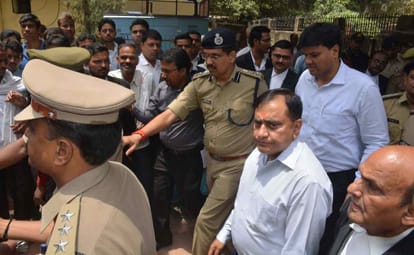 UP police DGP OP singh present in varanasi court