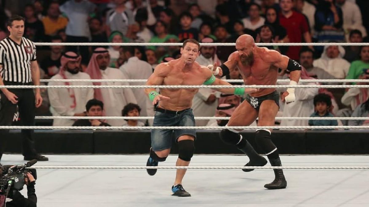 women wrestler was not wear full clothes in WWE match, turbulance in saudi arabia