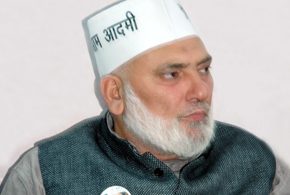 aap mla mohammad ishraq injured in raod accident at sahibabad