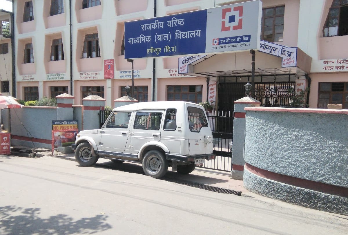 बाहरी राज्यों से आने वाले व्यापारियों से स्थानीय व्यापारी परेशान