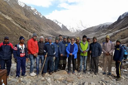 uttarakahnd Chief Secretary reached Gangotri Glacier by walk