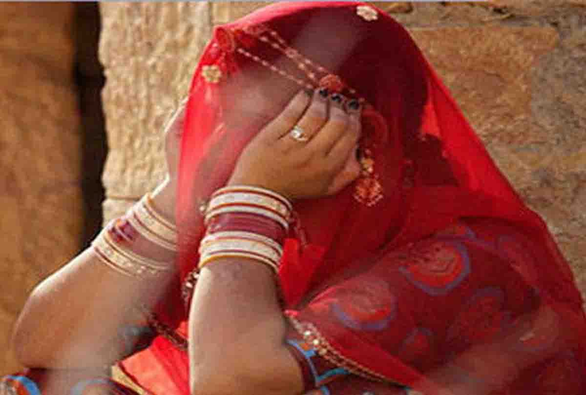 Beating a one sided lover at the wedding ceremony