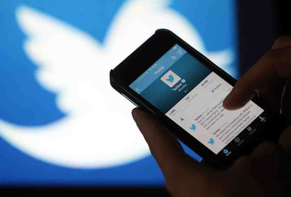 public tweets and cut off challans of police 