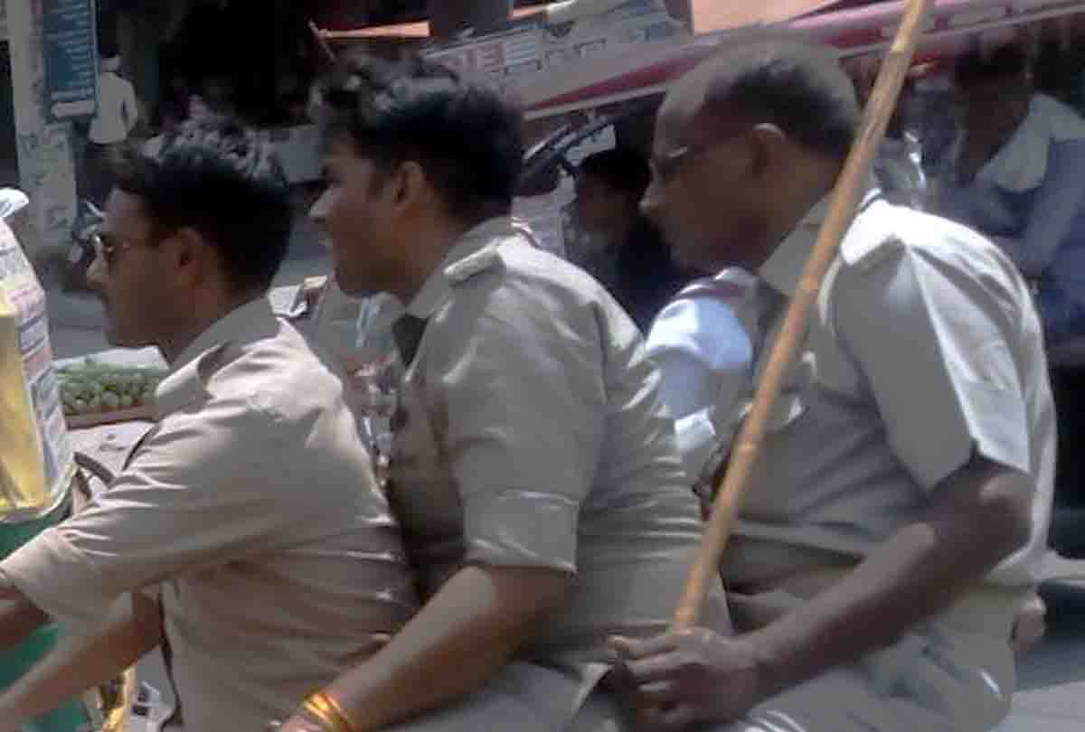 public tweets and cut off challans of police 