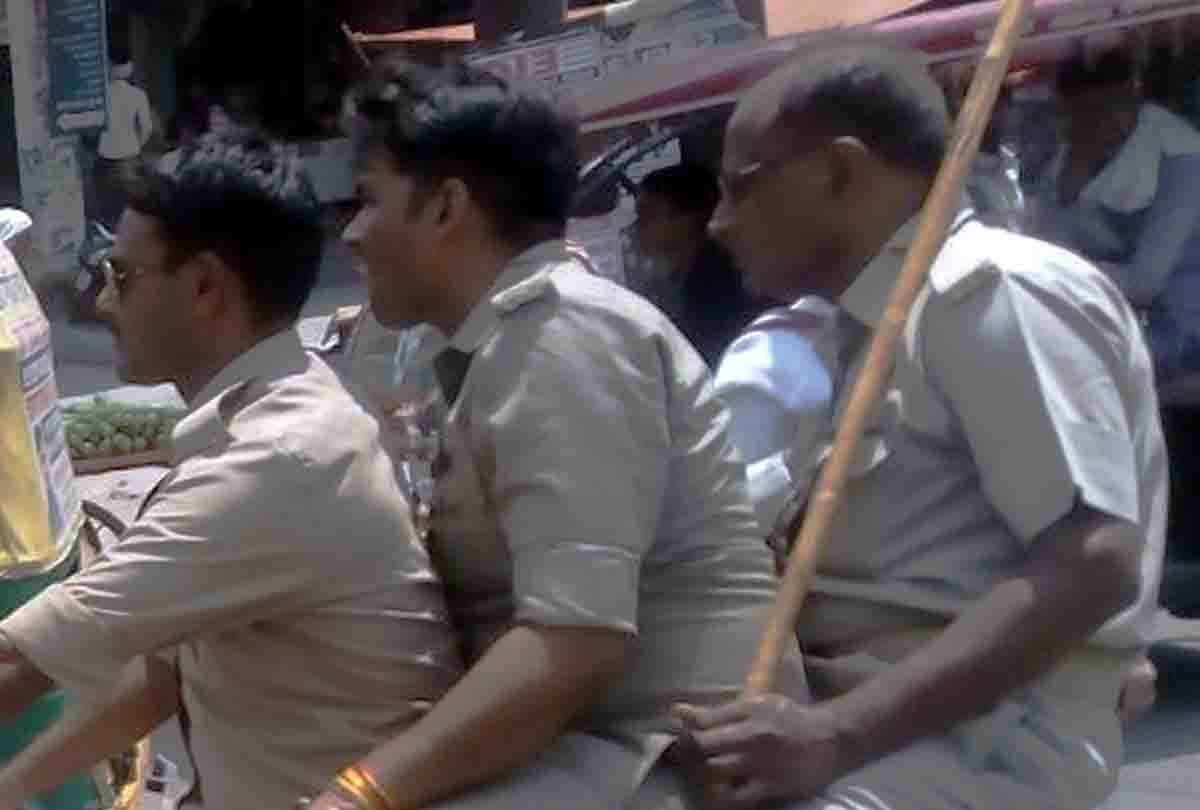public tweets and cut off challans of police 