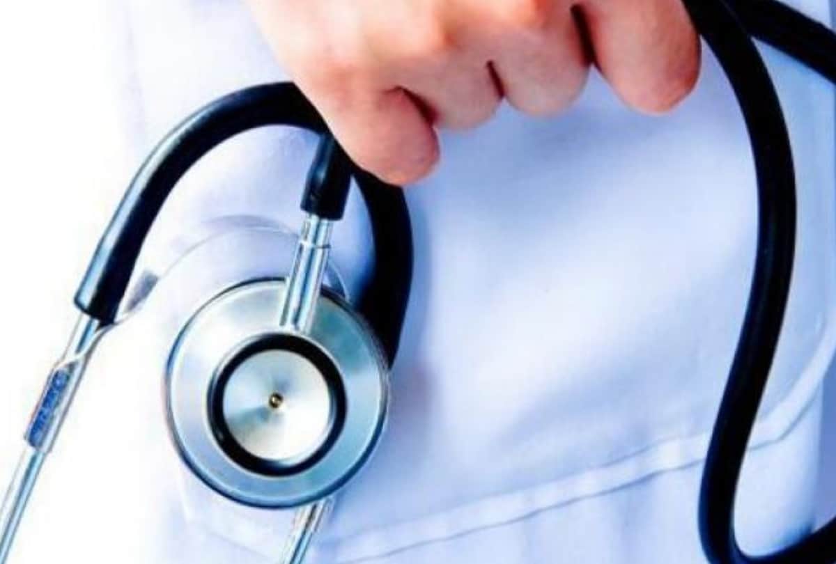fourteen live round worm took out from bile duct of a woman in delhi by doctors
