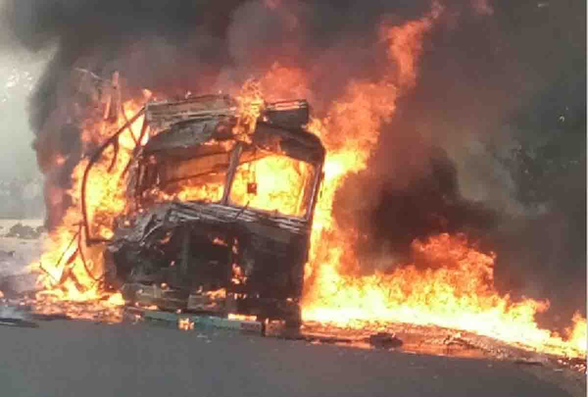 truck burn in fire in up