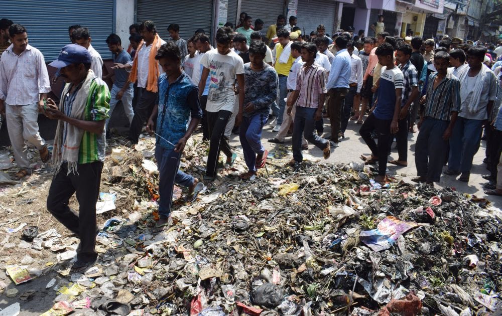 kasganj sweeper shot by attackers