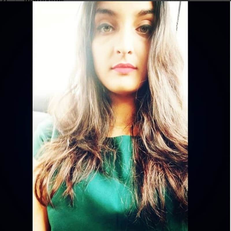 IPL 2018: Mystery girl who supports SRK and RCB secret revealed