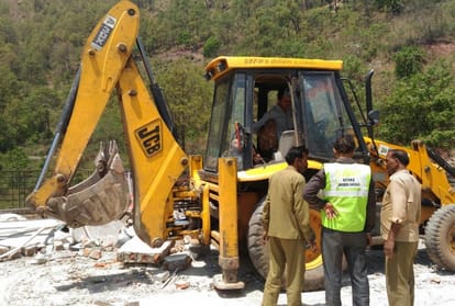 govt Preparing to take action against small officers, employees in Kasauli illegal construction case
