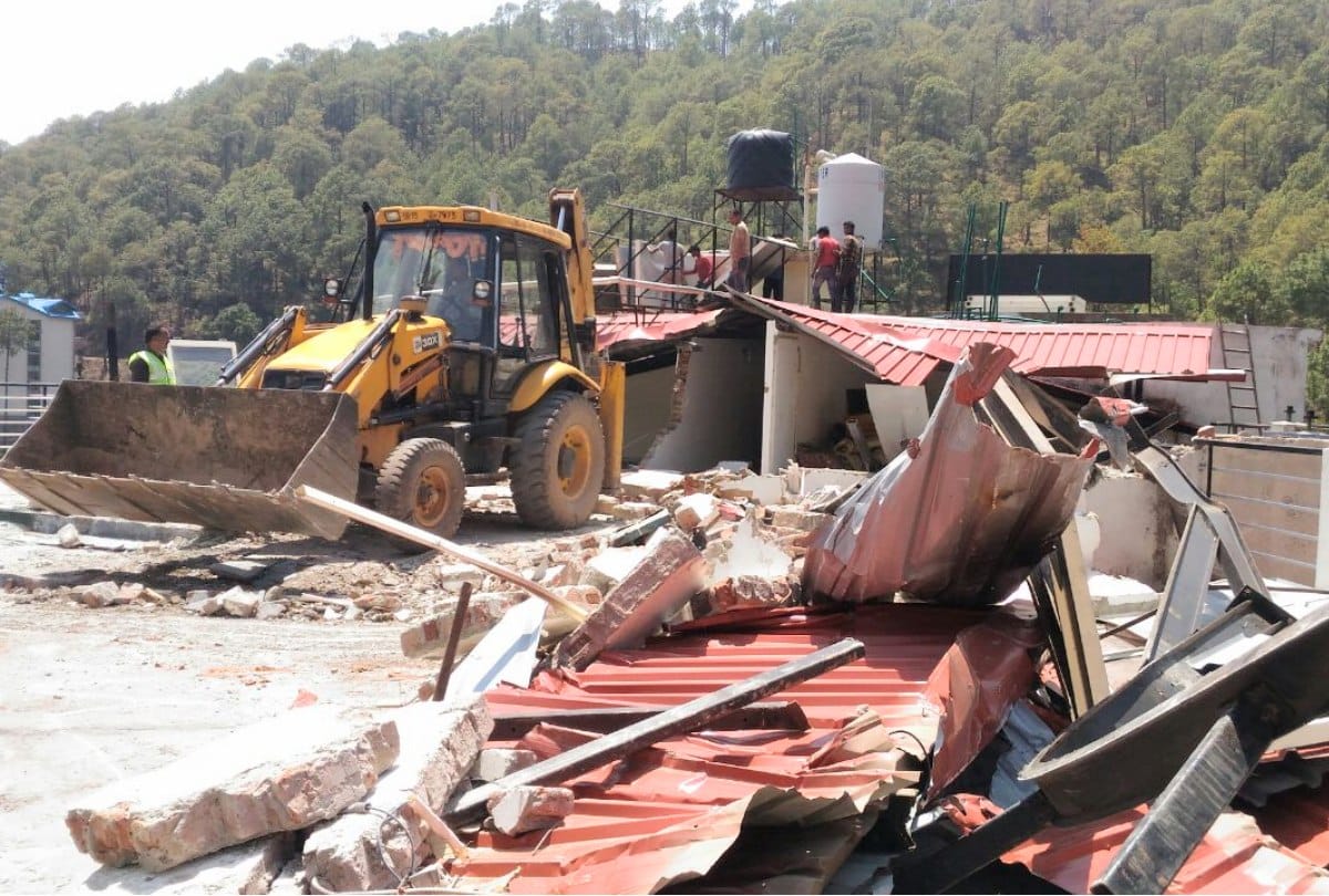 kasauli illegal construction case officers and employees involved