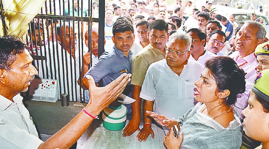 Minister of State Swati Singh supervised the fruit market, Tax evasion caught