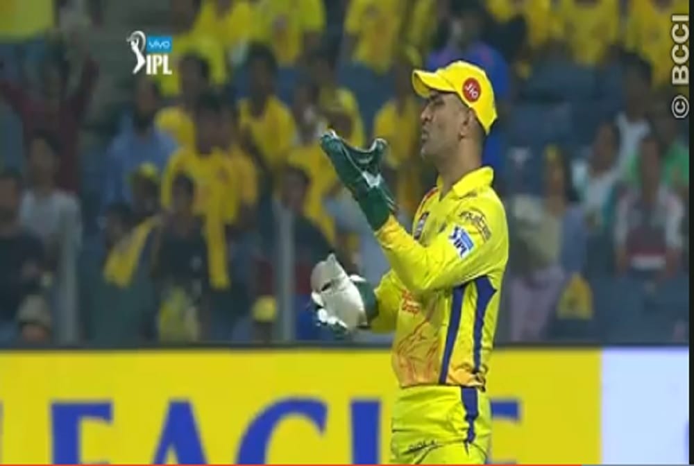 IPL 2018: MS Dhoni loses his cool after Dwayne Bravo gets hit for a maximum in cskvmi match at pune 