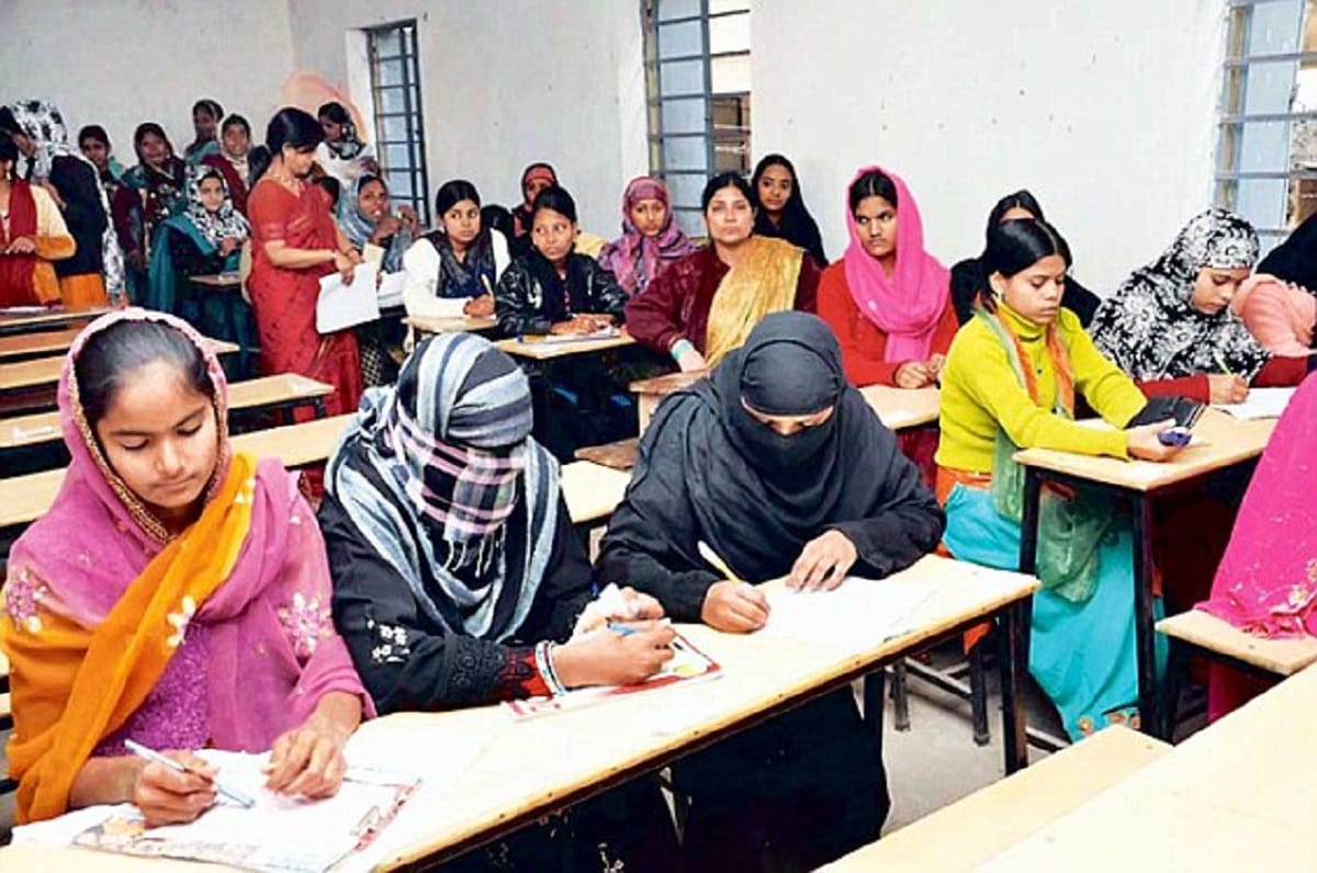 civil service craze is increasing in muslim youth, 54 candidates clear exam and 7 include in top 100