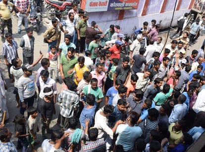 kasganj sweeper shot by attackers