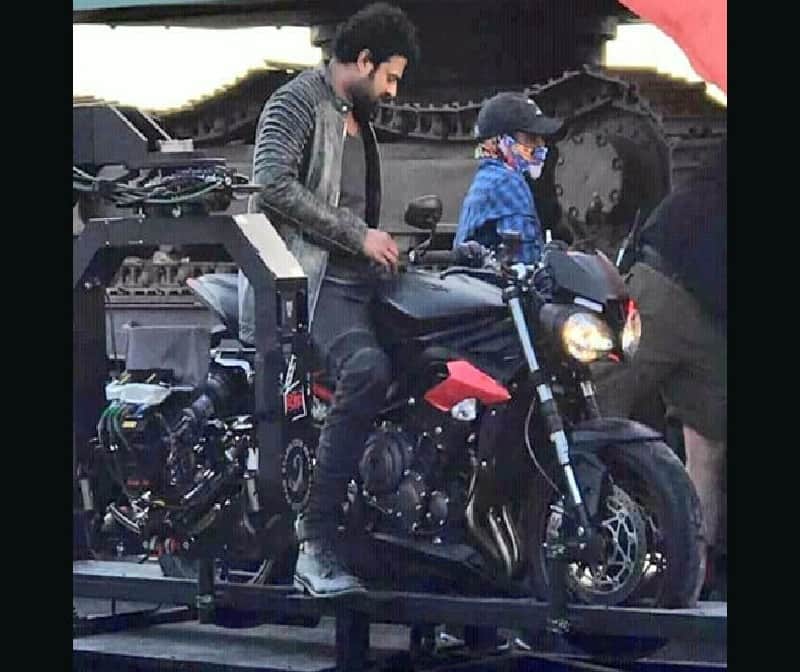prabhas starr saaho movie pics leak from the set