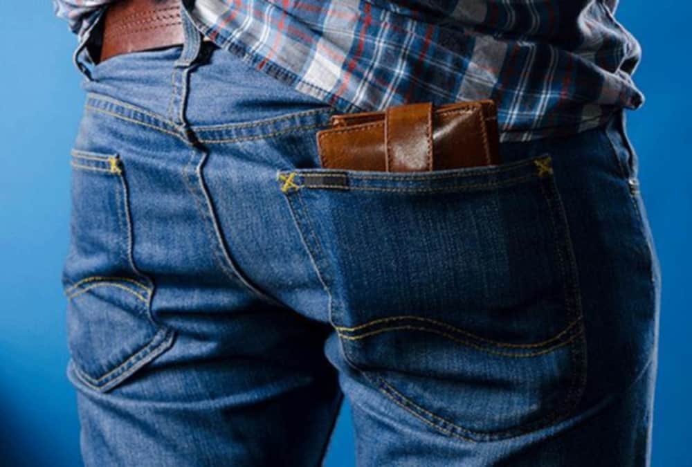 Purse Carry In Back Pocket is danger for your life, Dehradun
