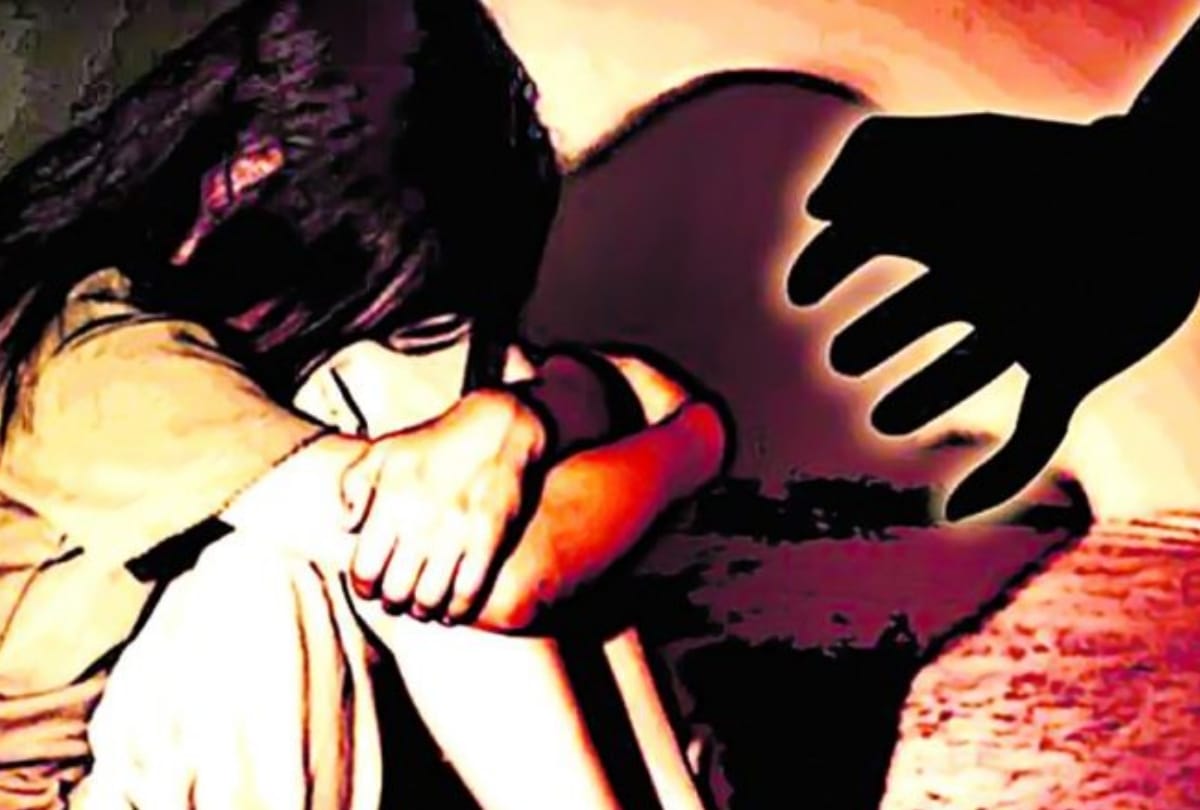 molestation with 8 year old girl in jaunpur 