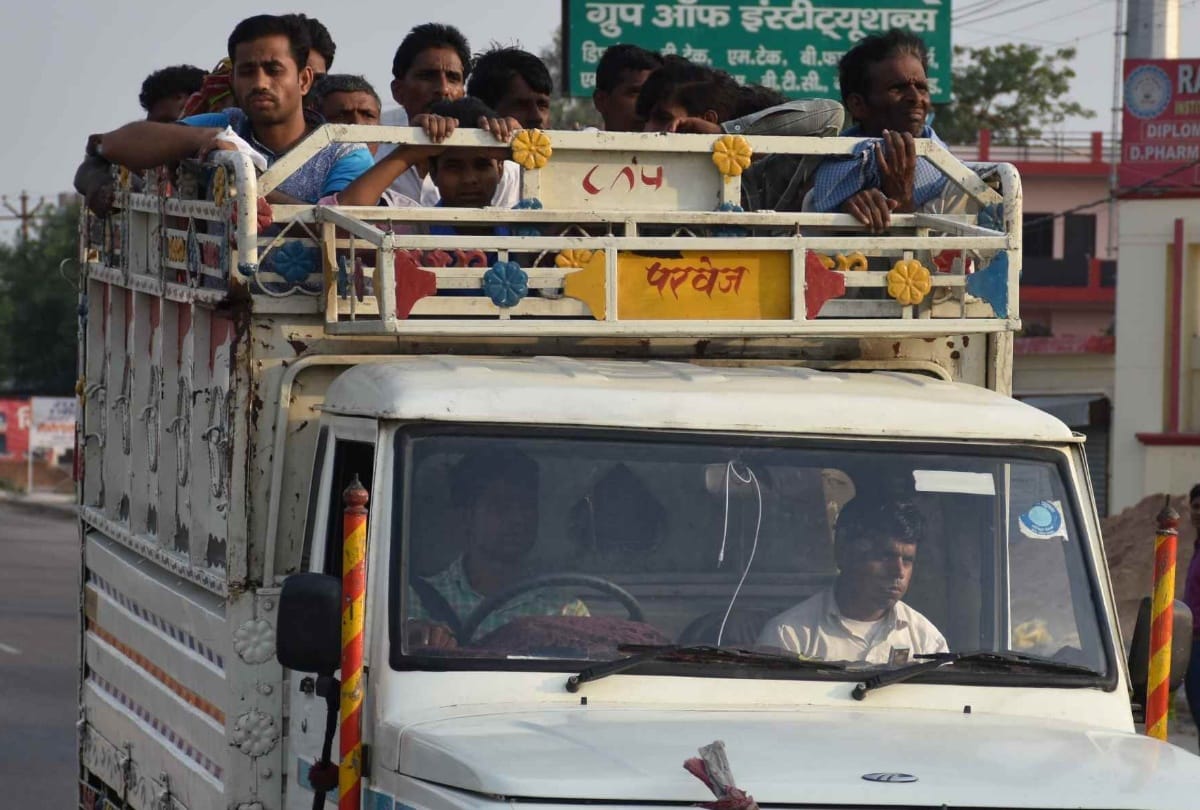 People are travelling with risk in lucknow