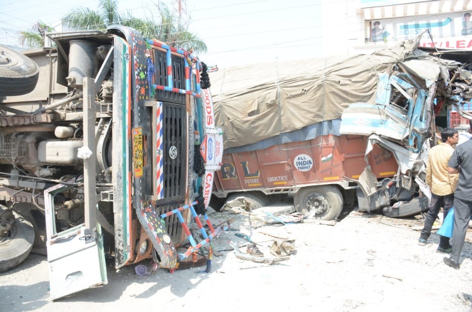 Truck accident in dehradun one killed information Horrible photos