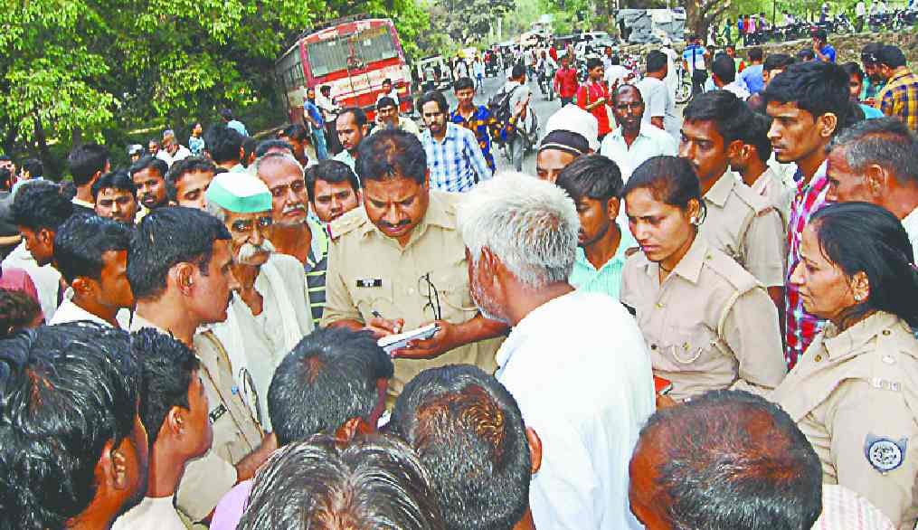 Schoolgirl death crushed by roadways bus in dhampur
