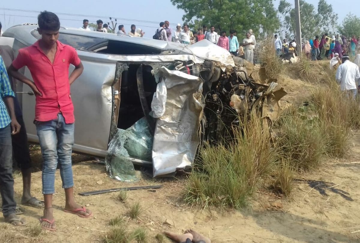 high speed car hit the peoples in sultanpur, three dead 