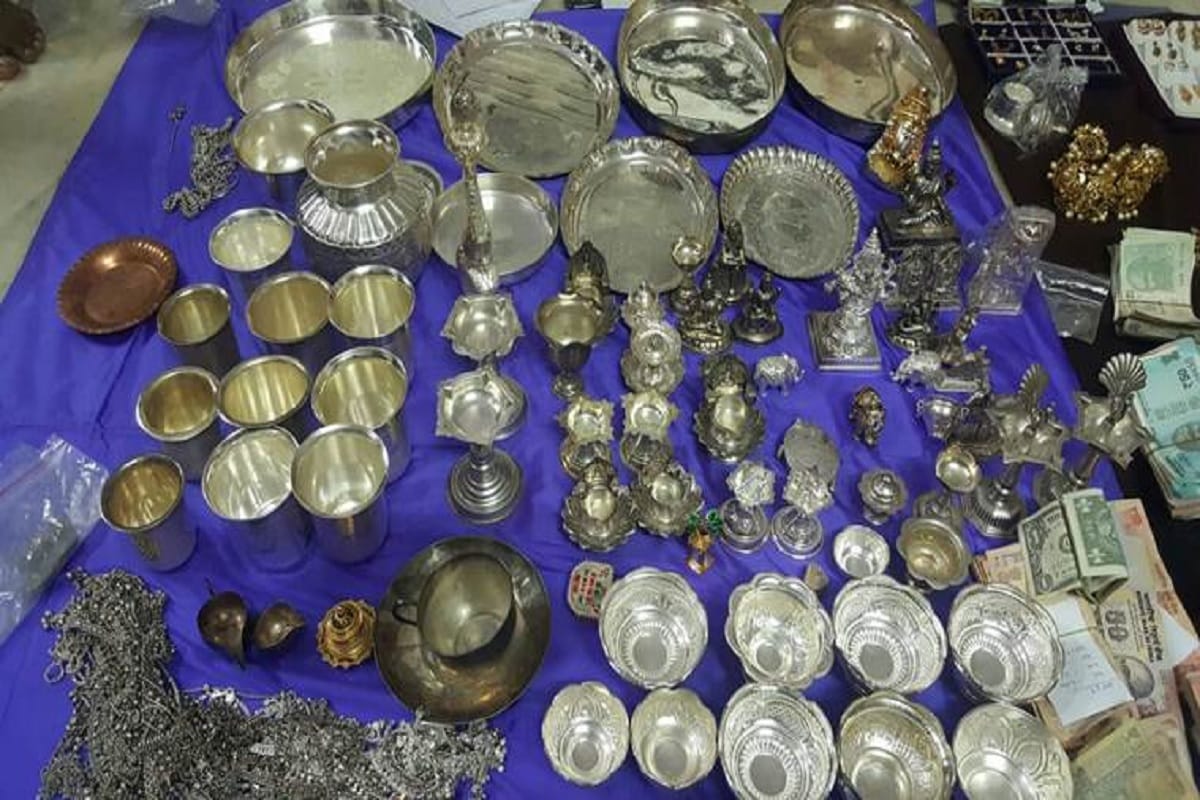 ACB arrests Peon for buying 18 plots and 50 acres of agricultural land in Andhra Pradesh